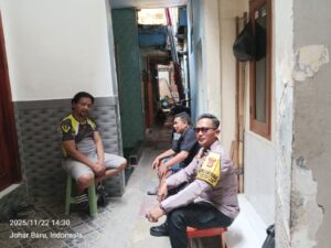 Bhabinkamtibmas Kampung Rawa Cooling System, Patroli, Dan DDS Sambang Warga RT 04 RW 06 Jaga Lingkungan Aman