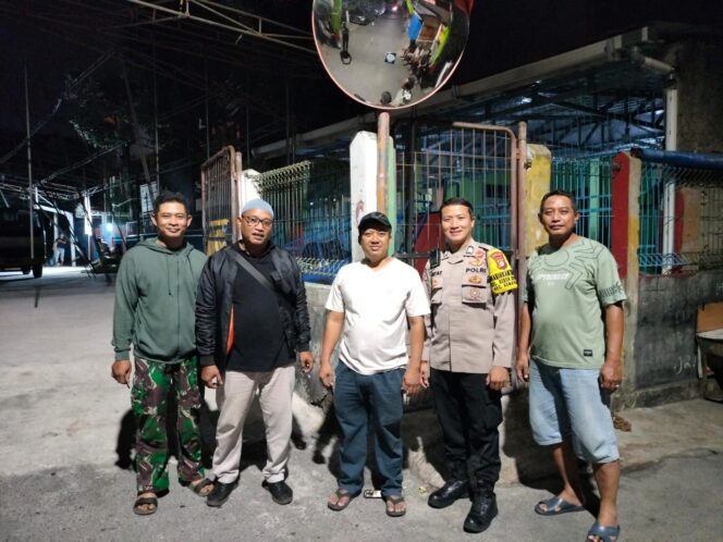 
					Bangun Komunikasi Kamtibmas, Polisi Temui Warga yang Siapkan Maulid Nabi