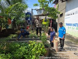 Bhabinkamtibmas Gambir Sambangi Tokoh Masyarakat dan Cek Proyek Saluran Air untuk Antisipasi Banjir