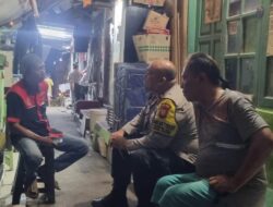 Sambang Malam, Polisi Hadir Temani Petugas Satkamling RT 11/06 Kampung Bali Jaga Lingkungan