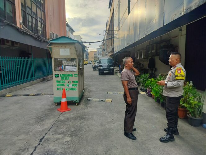 
					Bhabinkamtibmas Duri Pulo Lakukan Patroli DDS di Komplek JLP, Perkuat Sinergi Keamanan Lingkungan