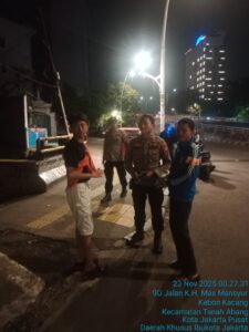 Patroli Cipta Kondisi Wujudkan Malam Aman dan Kondusif di Wilayah Tanah Abang