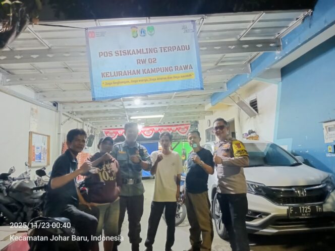 
					Bhabinkamtibmas Kampung Rawa Kunjungi Pos Satkamling RW02 untuk Perkuat Keamanan Lingkungan