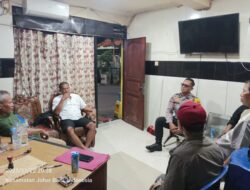 Sambangi Pos Kamling RW 04 Bhabinkamtibmas Kampung Rawa Perkuat Keamanan Lingkungan