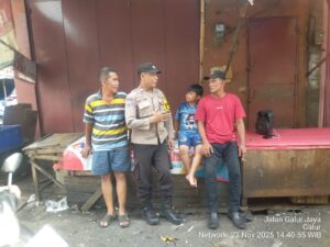 Bhabinkamtibmas Kelurahan Galur Sambang dan Cooling System di Sekitar Pasar Gembrong