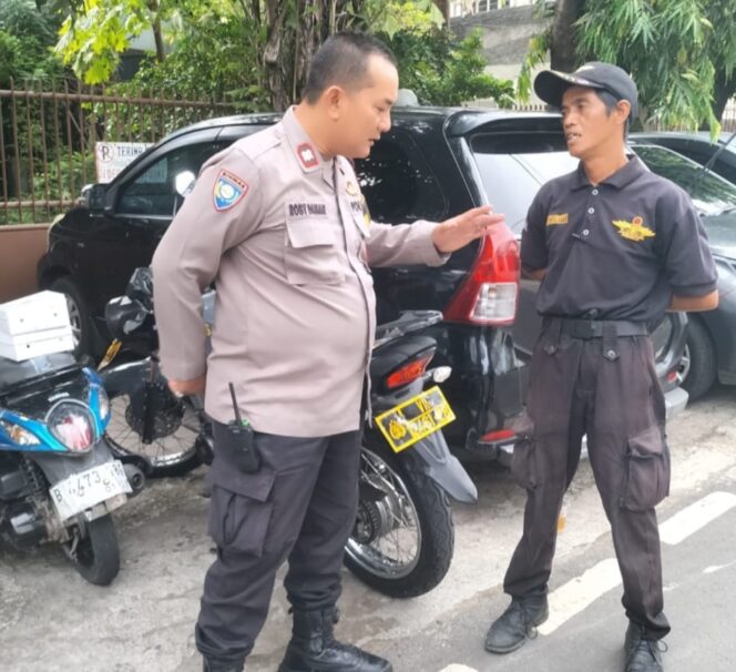 
					Bhabinkamtibmas Menteng Perkuat Sinergi Warga dan Keamanan Lingkungan