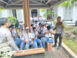 Pelajar Jaga Jakarta” Polsek Sawah Besar Sosialisasikan Barcode di Dua SMK Jakarta