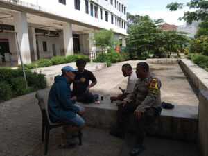 Warga Rusun Karang Anyar Diduga Jadi Korban Penipuan, Bhabinkamtibmas Turun Sambangi Pelapor