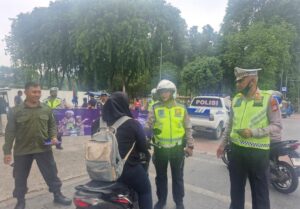 Sat Lantas Polres Jakpus Gelar Sosialisasi Operasi Zebra Jaya 2025 di Taman Lapangan Banteng