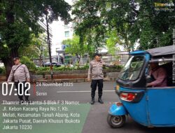 Unit Samapta 1051 Atur Lalu Lintas dan Strong Point Pagi Hari di Kebon Kacang Raya, Arus Lalu Lintas Lancar