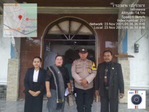Polsek Kotapinang Beri Pengamanan Ibadah Kebaktian di Tiga Gereja, Pastikan Situasi Kondusif Dan Aman