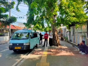 80 Mahasiswa Bergerak dari Johar Baru, Polisi Kawal Ketat Aksi AMATI Menuju PT WKM