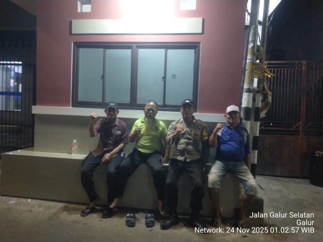 
					Bhabinkamtibmas Sambangi Pos Kamling RW 01 Galur, Perkuat Deteksi Dini dan Sinergi Keamanan Warga