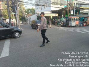 Polri Pastikan Mobilitas Masyarakat Lancar Saat Jam Pulang Kerja di Benhil