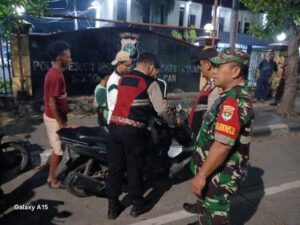 Patroli Siskamling Koramil 02/Penjaringan, Kodim 0502/Jakarta Utara Bersama 3 Pilar dan Komponen Pendukung di wilayah Penjaringan Jakarta Utara