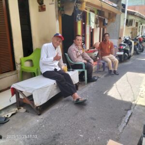 Bhabinkamtibmas Menteng Perkuat Sinergi Keamanan Wilayah Lewat Patroli Dialogis