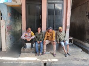 Patroli dan Sambang Bhabinkamtibmas Kampung Rawa, Imbau Warga Waspada Curanmor dan Tawuran