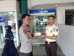 Polri Dekat dengan Warga, Barcode Sahabat Patroli Polisi Disosialisasikan di Area Galeri ATM Sumur Batu