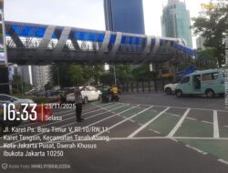 Atur Arus Kendaraan, Polsek Metro Tanah Abang Sisir Pertigaan Karet Saat Jam Padat Sore