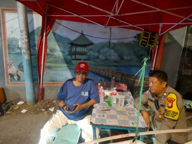 
					Bhabinkamtibmas Kebon Sirih Perkuat Pengamanan Kalipasir Lewat Patroli Warga