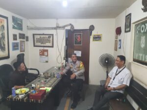 Bhabinkamtibmas Kartini Sambang Warga, Edukasi Cegah Kriminal & Ajak Jaga Lingkungan