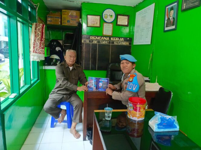 
					Propam Polsek Sawah Besar Sosialisasi Barcode Pengaduan Cepat, Warga Kini Bisa Laporkan Oknum Polisi Lebih Mudah