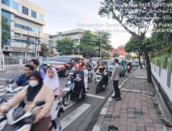 Wujudkan Kamseltibcarlantas, Polisi Atur Lalin di Titik Penjernihan Raya