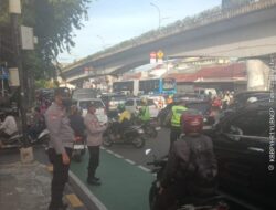 Kapolsek Johar Baru Cek Ploting Personil Pengaturan Lalu Lintas Pagi di Sejumlah Titik Rawan Kemacetan