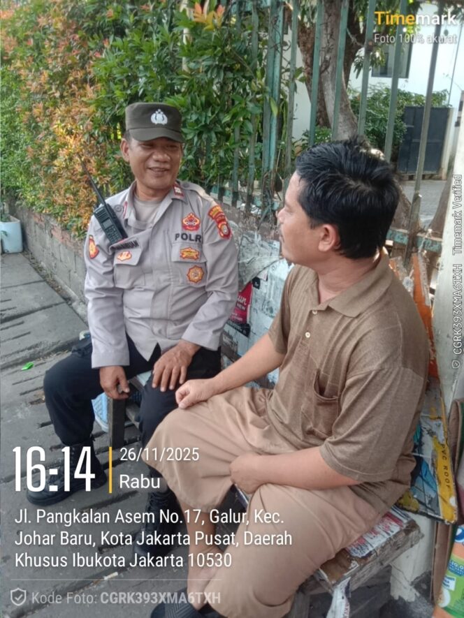 
					Kapolsubsektor Galur Laksanakan Patroli Dialogis di Jl. Pangkalan Asem, Warga Diimbau Waspada Tawuran