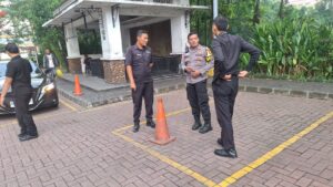 Cegah Gangguan Keamanan, Bhabinkamtibmas Gelora Sambangi Senayan Avenue By Ottolima