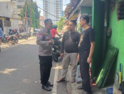 Bhabinkamtibmas Sambangi Ketua RT 03/05 Benhil, Antisipasi Gangguan Kamtibmas