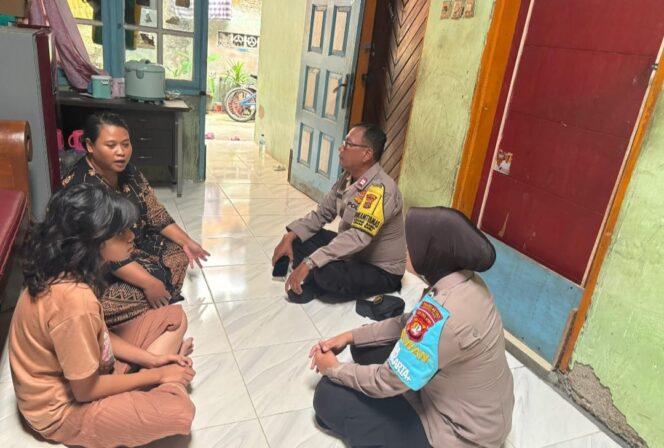 
					Kunjungan Humanis Bhabinkamtibmas ke Korban Kejahatan, Warga Diajak Tingkatkan Kewaspadaan