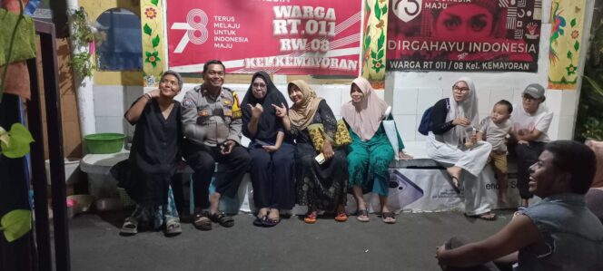 
					Bhabinkamtibmas Kemayoran Perkuat Kewaspadaan Warga Lewat Sambang Malam