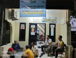 Sambang Pos Kamling RW05, Bhabinkamtibmas Kampung Rawa Ajak Warga Cegah Tawuran dan Curanmor