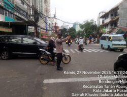 Polsek Metro Tanah Abang Lakukan Gatur Lalin Sore Hari, Pastikan Lalu Lintas Lancar