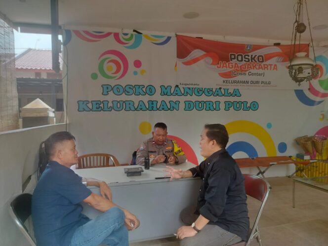 
					Bhabinkamtibmas Duri Pulo Sambang Posko Bersama, Ajak Warga Perkuat Keamanan Lingkungan