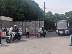 Kanit Intel Polsek Sawah Besar Pimpin Dan Kawal Suporter PSIM, Situasi Kondusif Menuju GBK