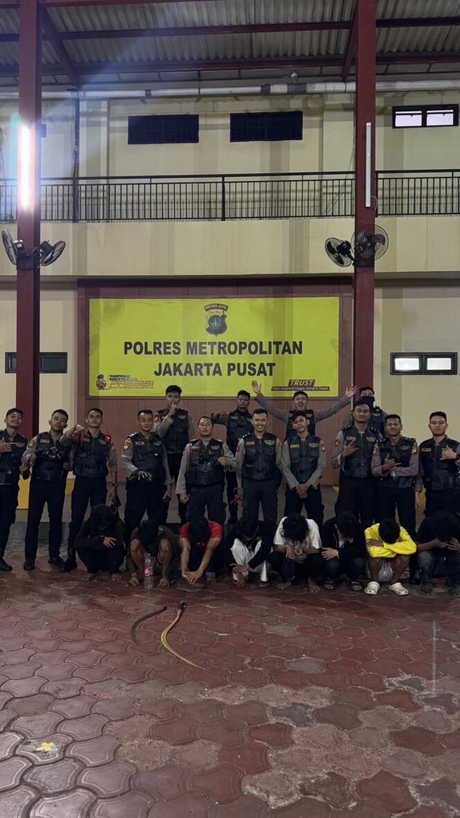 
					Respon Cepat Patroli Presisi Polres Metro Jakarta Pusat Amankan 8 Pemuda dan Sajam di Flyover Roxy