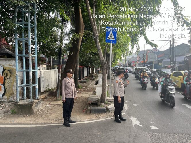 
					Respons Cepat Polisi di Jam Sibuk: Arus Lancar, Aman di Johar Baru