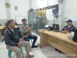 Sambang Pos Kampling RW 02 Galur, Polisi Ajak Warga Cegah Curas, Curanmor, dan Tawuran