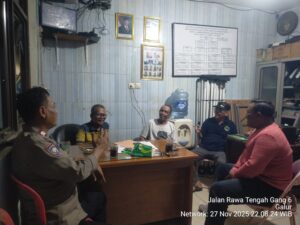 Cegah Curas, Curanmor, dan Tawuran, Bhabinkamtibmas Galur Aktif Sambang Pos Kamling