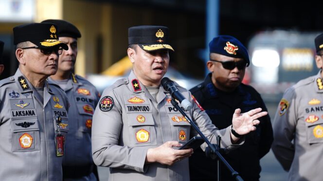 
					Polri Buka Posko Penerimaan Bantuan Bencana, Ajak Masyarakat Perkuat Solidaritas Kemanusiaan