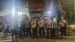 Patroli Cipta Kondisi Polsek Johar Baru Perkuat Antisipasi Guantibmas di Waktu Dini Hari