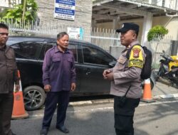 Bhabinkamtibmas Gondangdia Perkuat Keamanan Gereja HKBP Menteng