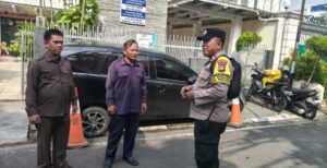 Bhabinkamtibmas Gondangdia Perkuat Keamanan Gereja HKBP Menteng