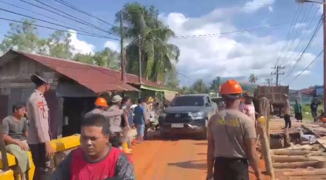 
					Polri Gerak Cepat Perbaiki Jembatan Pandan, Akses Utama Warga Tapteng Ditargetkan Segera Pulih