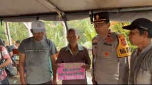 Rayakan Natal Bersama Warga Terdampak Bencana, Polri Hadir di Dua Gereja HKBP Tapanuli Utara
