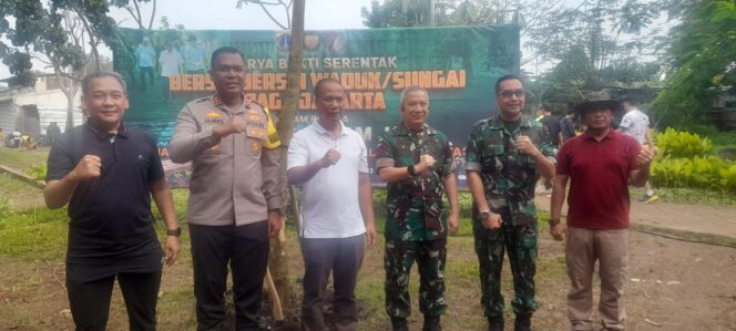 
					Kodim 0502/Jakarta Utara Laksanakan Karya Bakti TNI Serentak dalam Rangka HUT ke-76 Kodam Jaya