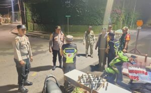 Patroli Tiga Pilar Sisir Menteng, Satkamling Jalan Garut Diperketat Demi Jakarta Aman Terkendali