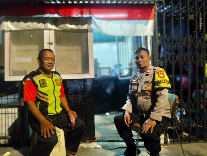 
					Pembinaan Satkamling RT 18/01 Cideng, Wujud Kolaborasi Warga dan Polri Jaga Keamanan Lingkungan